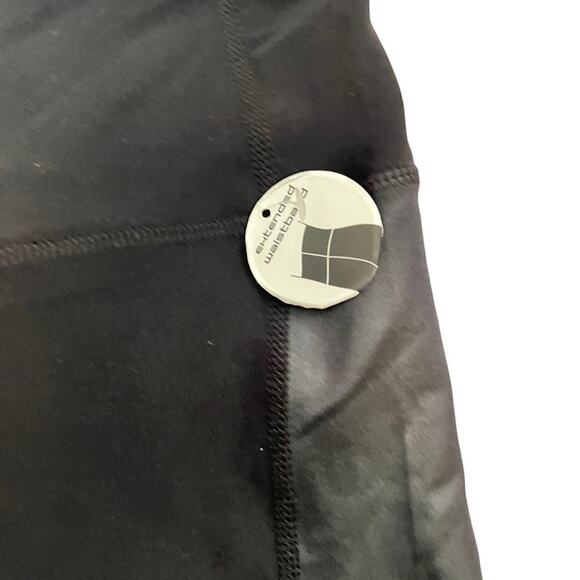 Layers Women's Capri Length Cutout Athletic Sporty  Sides Leggings Sz XS - Picture 4 of 9